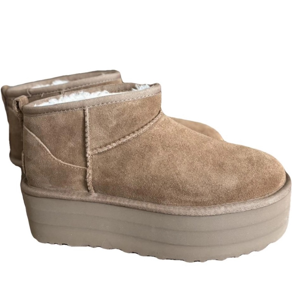 Ugg snow boots size 6